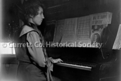 1752-Woman-at-Piano-597A
